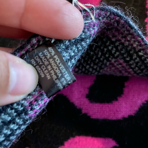 DVF Scarf - Picture 2 of 3